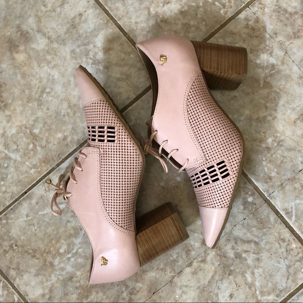 Size 6 blush Verofatto bootie